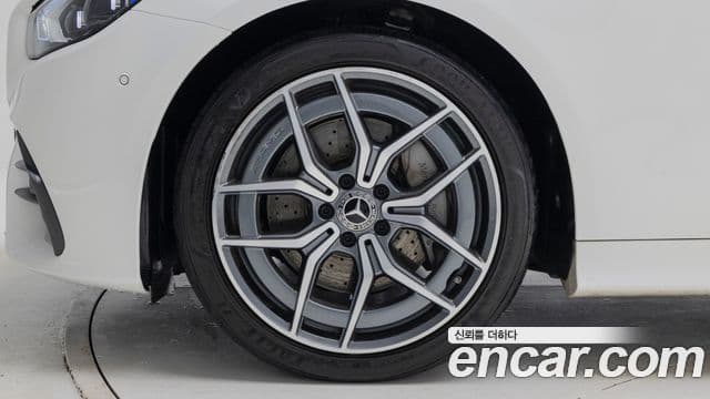 Mercedes-Benz E-Class 2023 — ფოტო 4/20