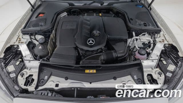 Mercedes-Benz E-Class 2023 — ფოტო 5/20