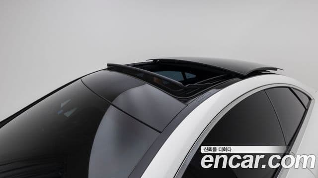 Mercedes-Benz E-Class 2023 — ფოტო 11/20