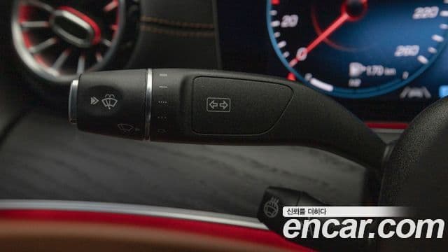 Mercedes-Benz E-Class 2023 — ფოტო 17/20