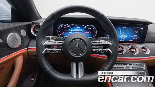 Mercedes-Benz E-Class 2023 — ფოტო 19/20