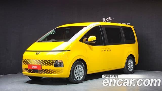Hyundai Staria 2023 — Фото 1/20
