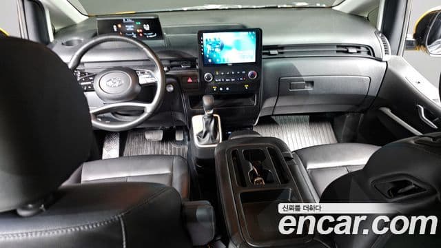 Hyundai Staria 2023 — Фото 7/20