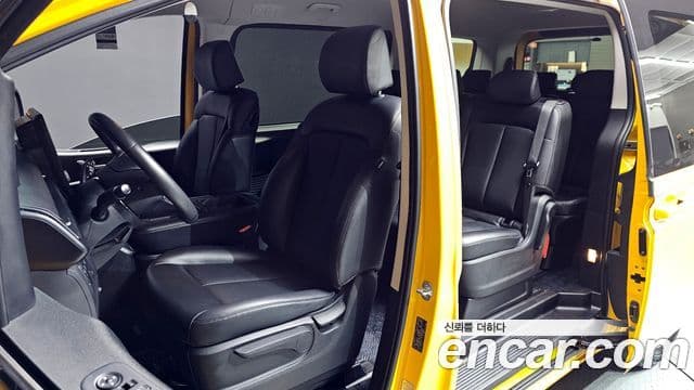 Hyundai Staria 2023 — Фото 10/20