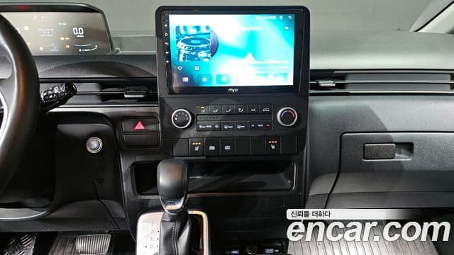 Hyundai Staria 2023 — Фото 13/20