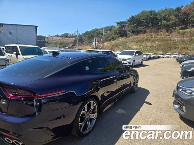Kia Stinger 2020 — ფოტო 5/20