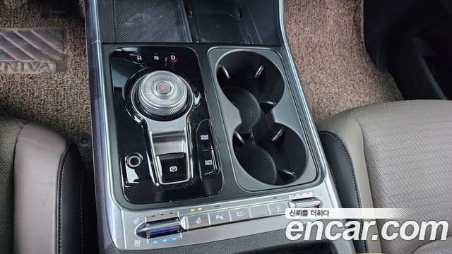Kia Carnival 2024 — Şəkil 9/20