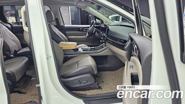 Kia Carnival 2024 — Şəkil 29/31