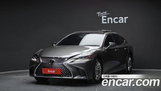Lexus LS500 2018 — Photo 18/20