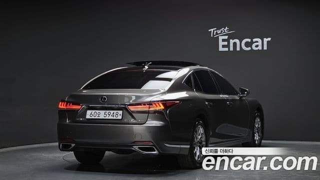 Lexus LS500 2018 — Photo 3/20