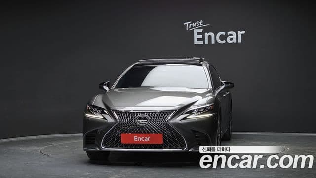 Lexus LS500 2018 — Photo 6/20