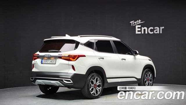 Kia Seltos 2021 — ფოტო 2/20