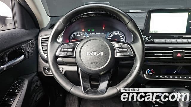 Kia Seltos 2021 — ფოტო 13/20