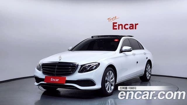 Mercedes-Benz E-Class 2019 — ფოტო 1/20
