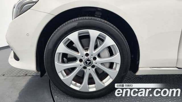 Mercedes-Benz E-Class 2019 — ფოტო 5/20