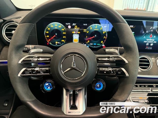 Mercedes-Benz E-Class 2022 — фото 12 из 20