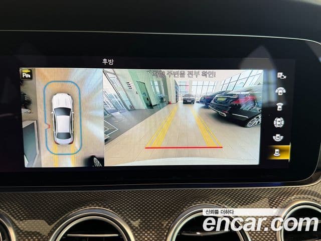 Mercedes-Benz E-Class 2022 — фото 15 из 20