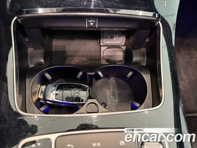 Mercedes-Benz E-Class 2022 — фото 17 из 20
