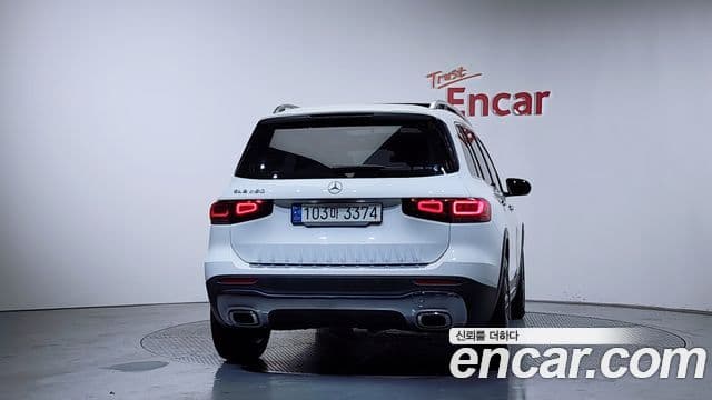Mercedes-Benz GLB-Class 2021 — Photo 3/20