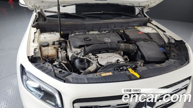 Mercedes-Benz GLB-Class 2021 — Photo 8/20