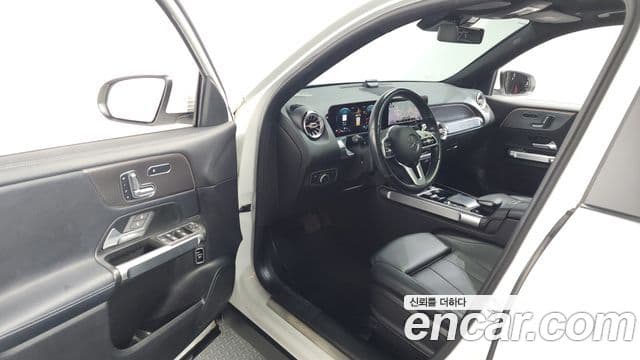 Mercedes-Benz GLB-Class 2021 — Photo 4/20