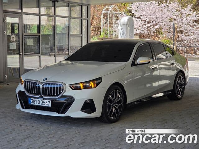 BMW 5 Series 2025 — Şəkil 9/20
