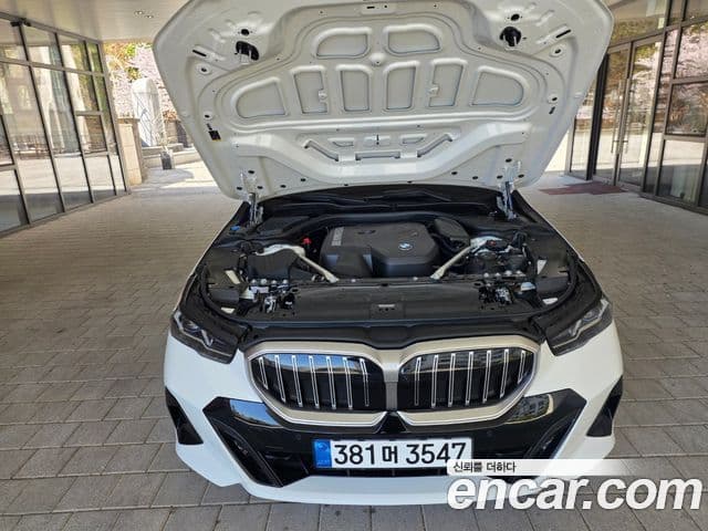 BMW 5 Series 2025 — Şəkil 5/20