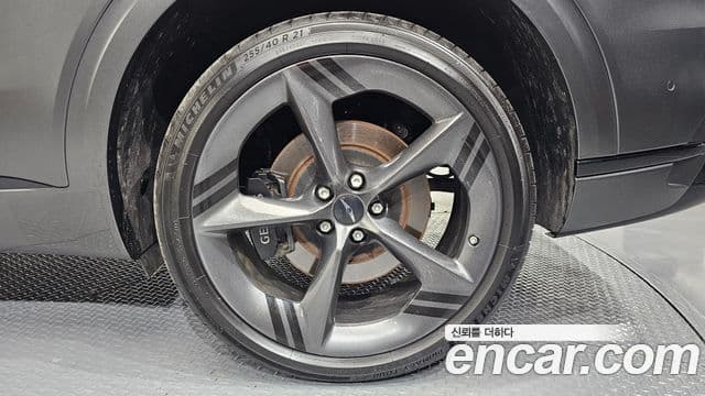 Genesis GV70 2025 — Photo 20/30