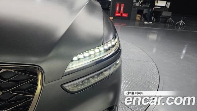 Genesis GV70 2025 — Photo 18/30