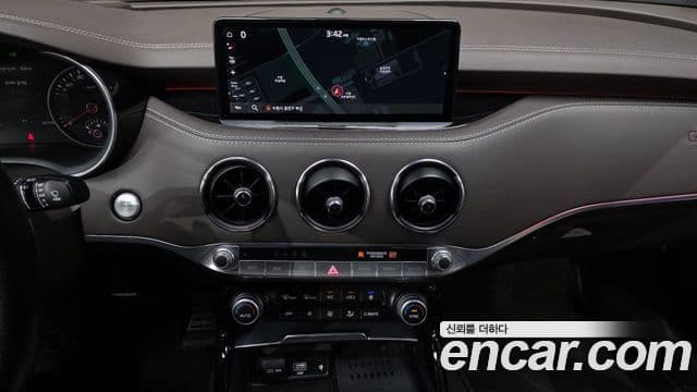 Kia Stinger 2021 — Şəkil 14/20