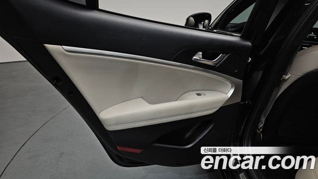 Genesis G70 2021 — Photo 21/34