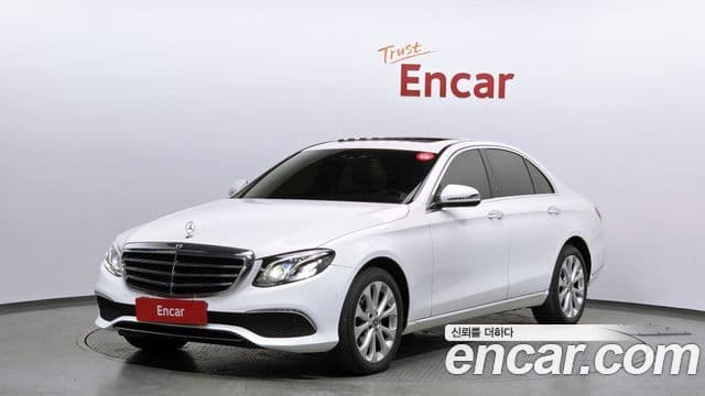 Mercedes-Benz E-Class 2018 — Фото 1/20