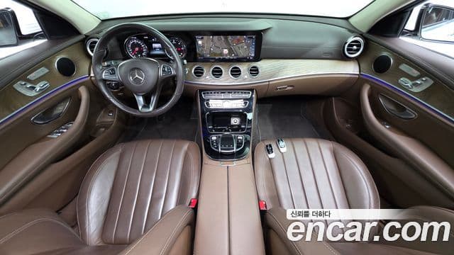 Mercedes-Benz E-Class 2018 — Фото 7/20