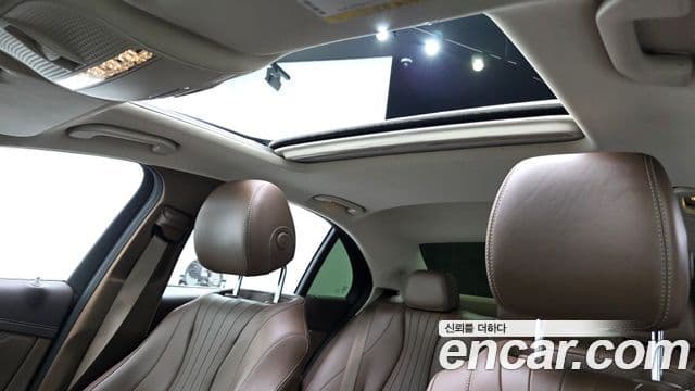 Mercedes-Benz E-Class 2018 — Фото 20/20