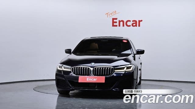 BMW 5 Series 2023 — ფოტო 8/20