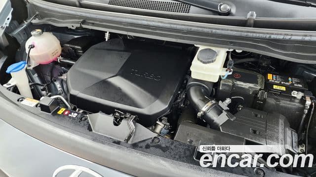 Hyundai Staria 2022 — ფოტო 6/20