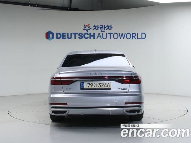 Audi A8 2021 — ფოტო 9/19
