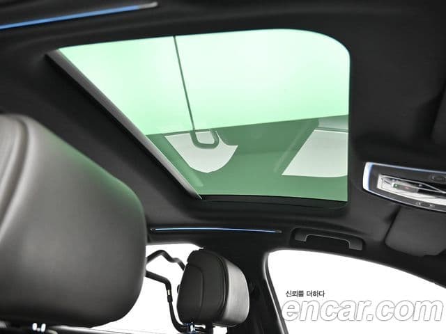 Audi A8 2021 — ფოტო 14/19