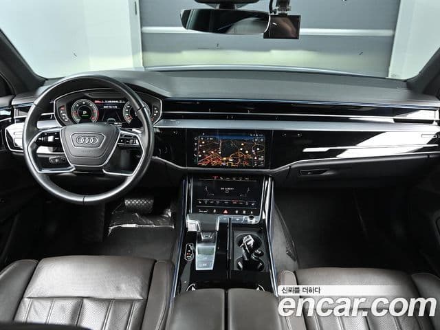 Audi A8 2021 — ფოტო 16/19