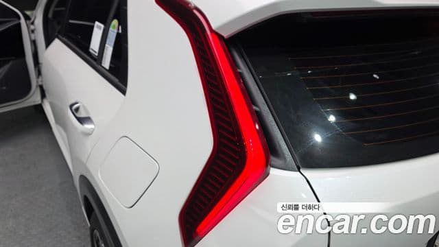 Kia Niro 2025 — Photo 13/34
