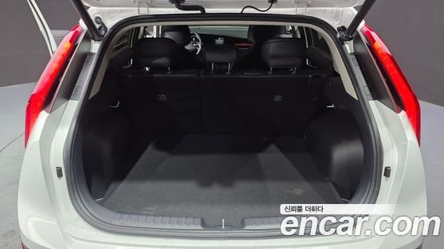 Kia Niro 2025 — Photo 20/34