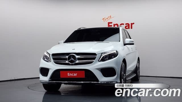 Mercedes-Benz GLE-Class 2018 — ფოტო 18/20