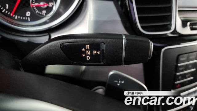 Mercedes-Benz GLE-Class 2018 — ფოტო 17/20