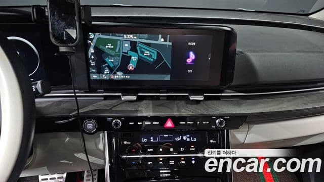 Kia Carnival 2023 — фото 14 из 20
