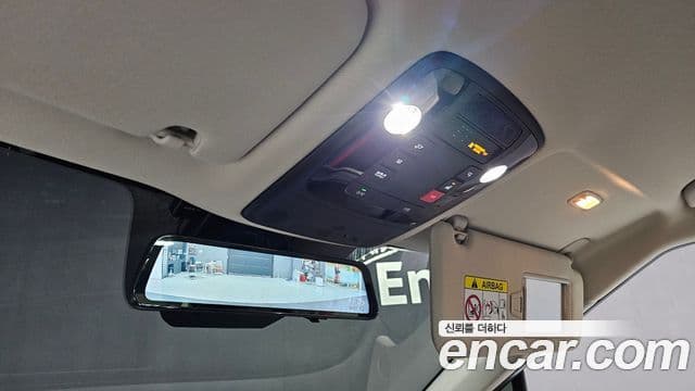Kia Carnival 2023 — фото 17 из 20
