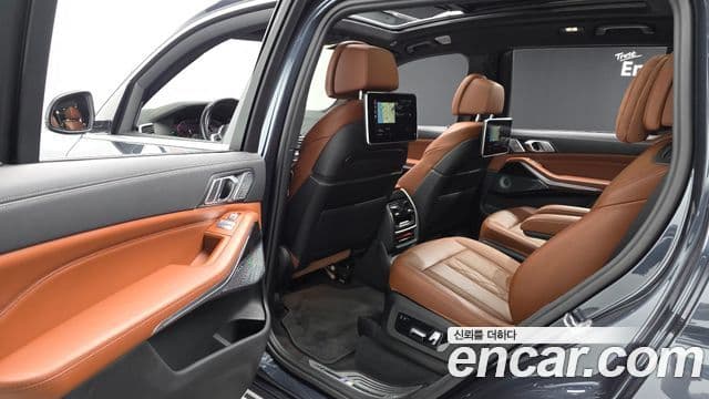 BMW X7 2022 — ფოტო 9/20