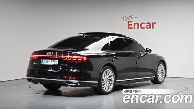 Audi A8 2020 — ფოტო 2/20
