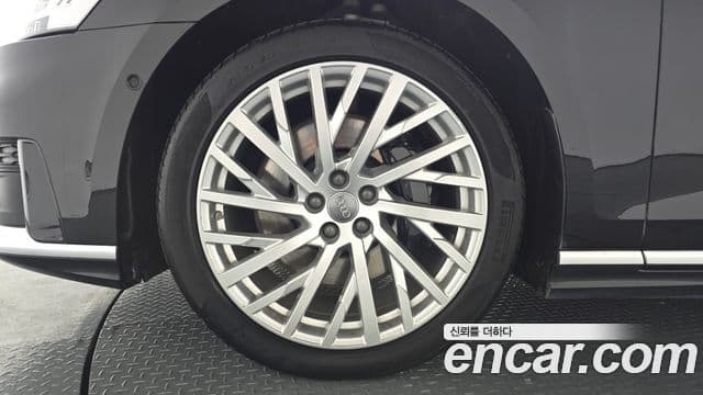 Audi A8 2020 — ფოტო 5/20
