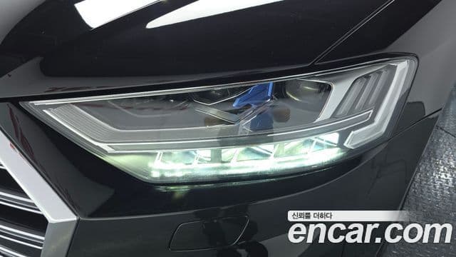Audi A8 2020 — Photo 10/38