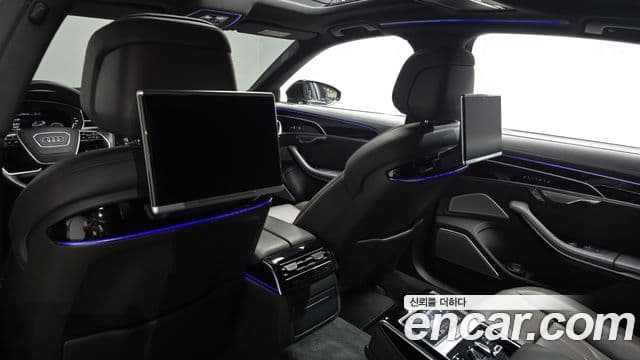 Audi A8 2020 — Photo 24/38